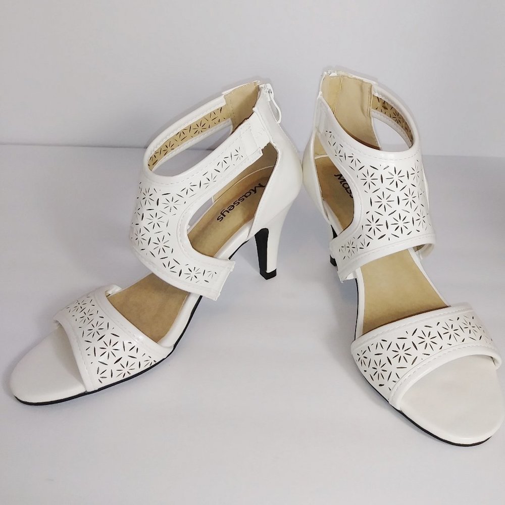 Masseys cream colored high heels size 8M